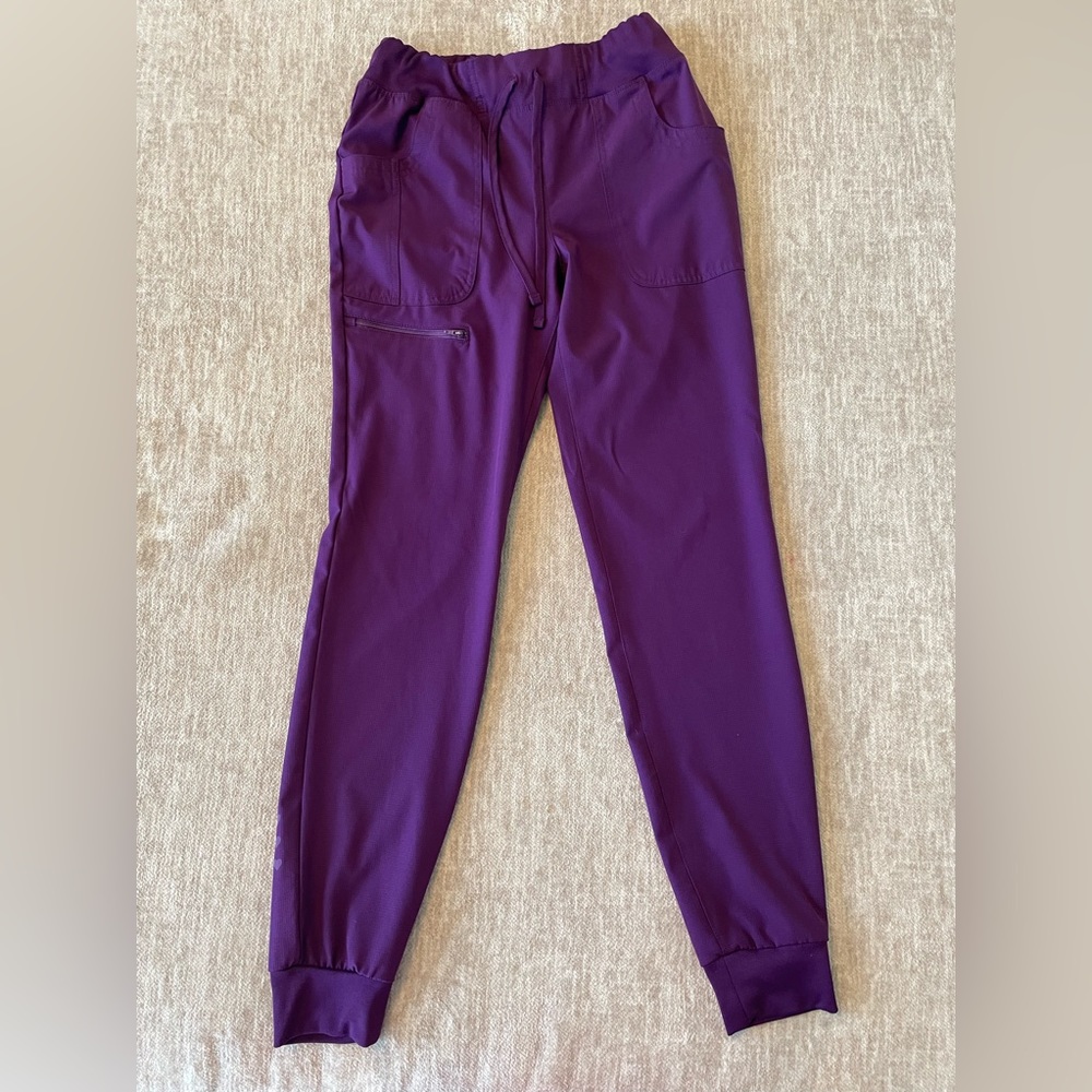 Heartsoul Jogger Scrubs Small/Tall